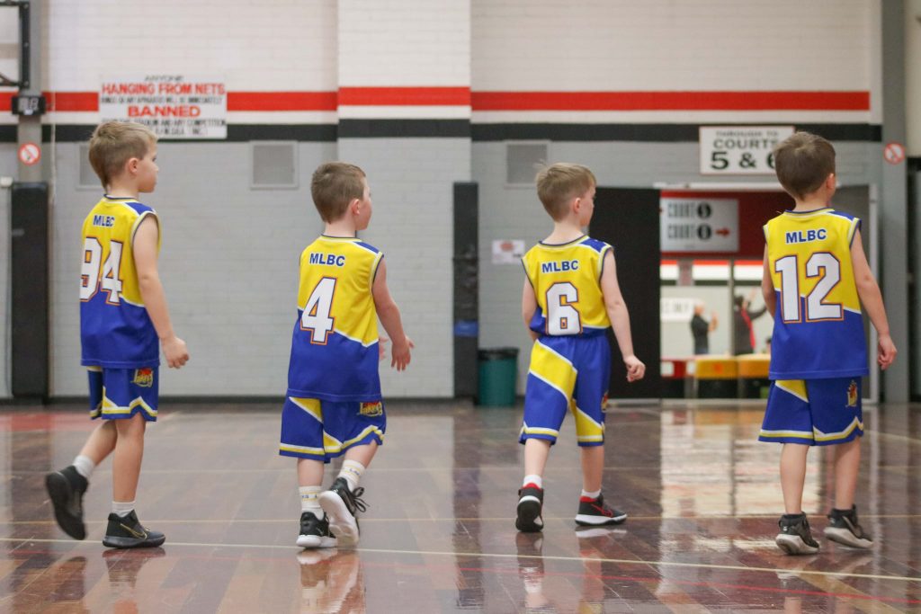 Lakers kids on the court